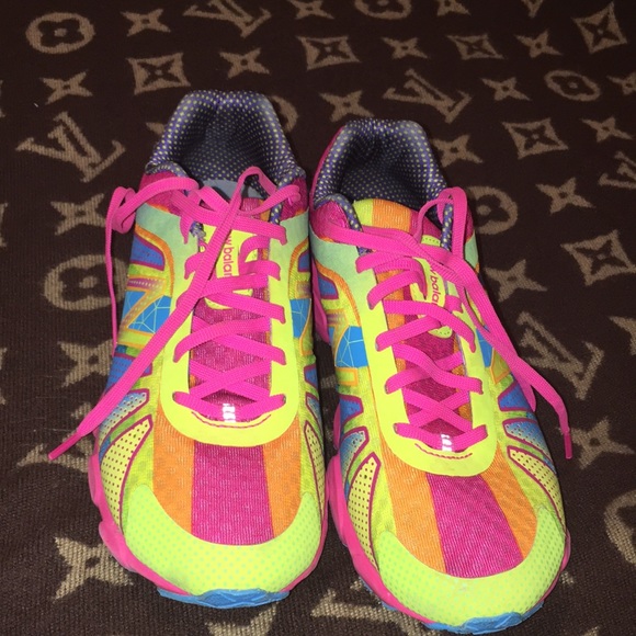 New Balance Womans Sneakers. - Picture 1 of 7